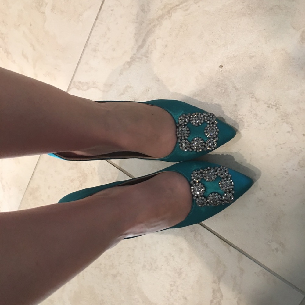 NEW never worn shoes 8.5 fit a little big.